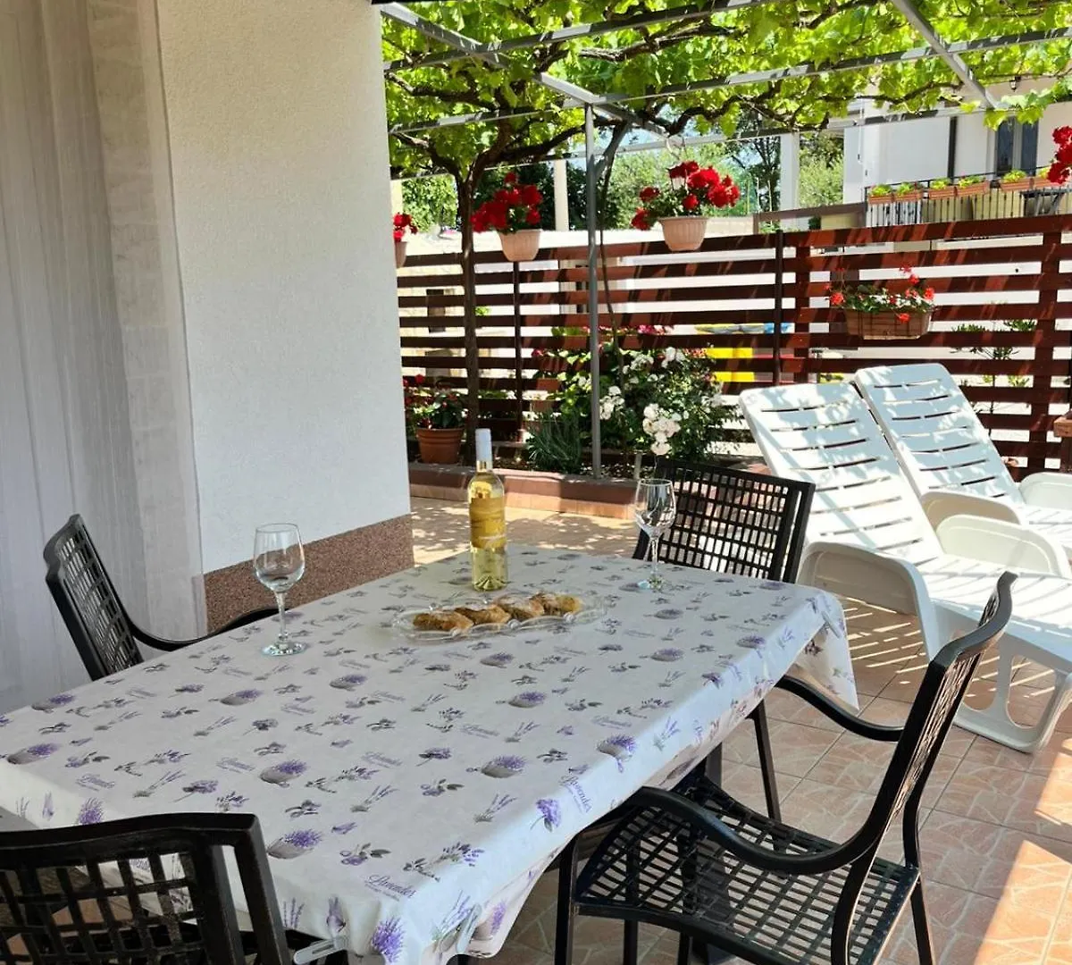 Holiday Home Lana Labin  Kroatien